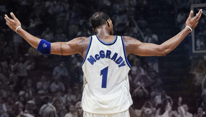 -“英超争冠激战正酣，胜负瞬息万变”，“英超”